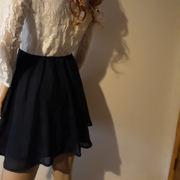 NWOT!! White Lace & Navy Blue Mini Dress Sz Small - Picture 7 of 7
